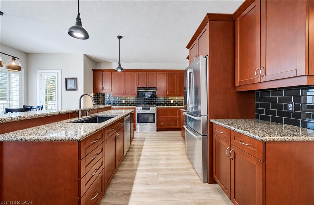102 Schweitzer Crescent Property Photo 14