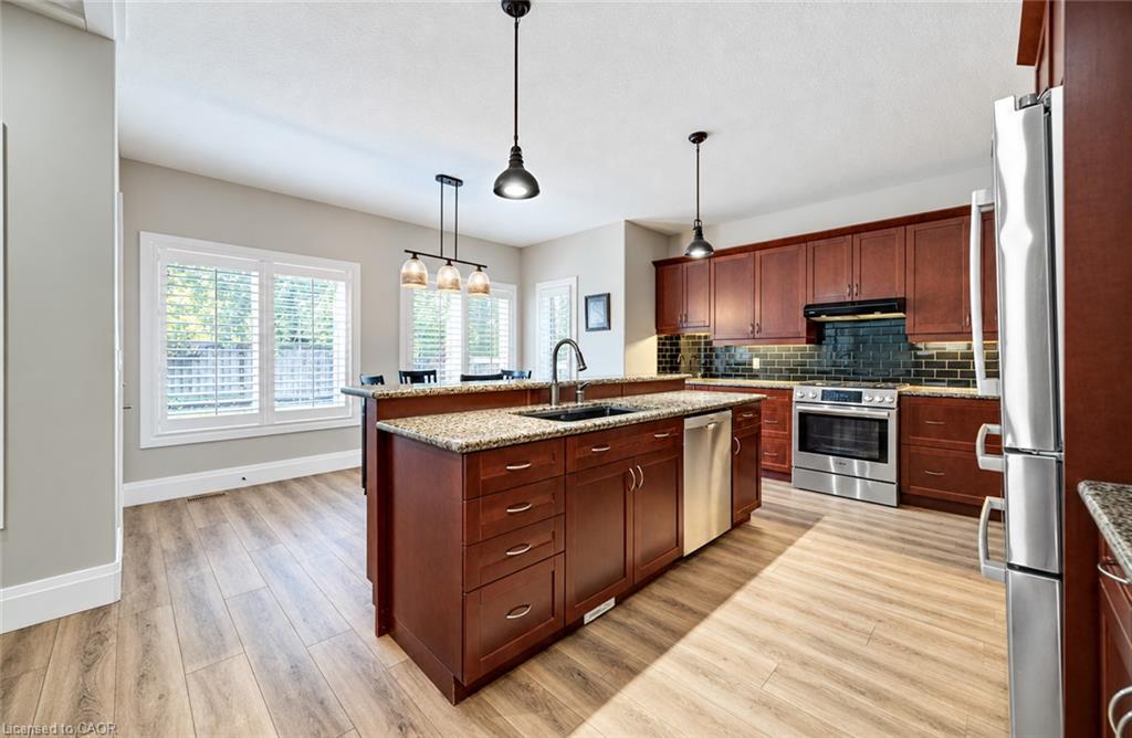 102 Schweitzer Crescent Property Photo 15