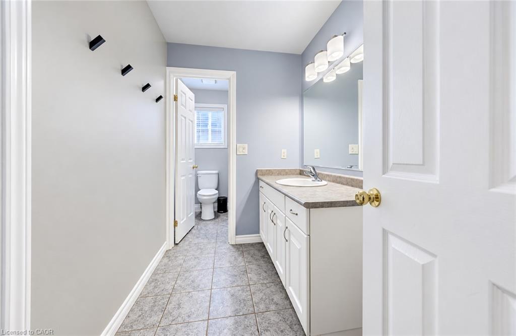 102 Schweitzer Crescent Property Photo 31