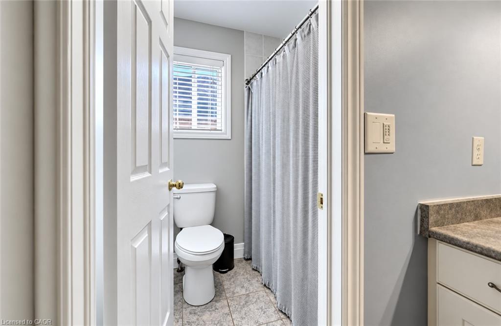 102 Schweitzer Crescent Property Photo 32