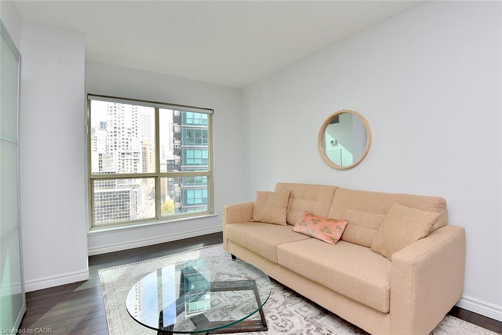 1611-25 The Esplanade Property Photo 8