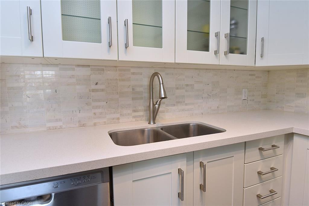1611-25 The Esplanade Property Photo 15