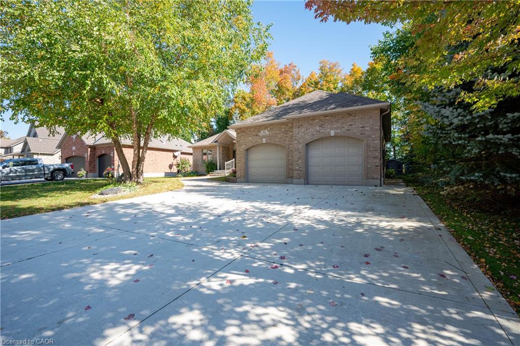12 Welwood Avenue Property Photo 4