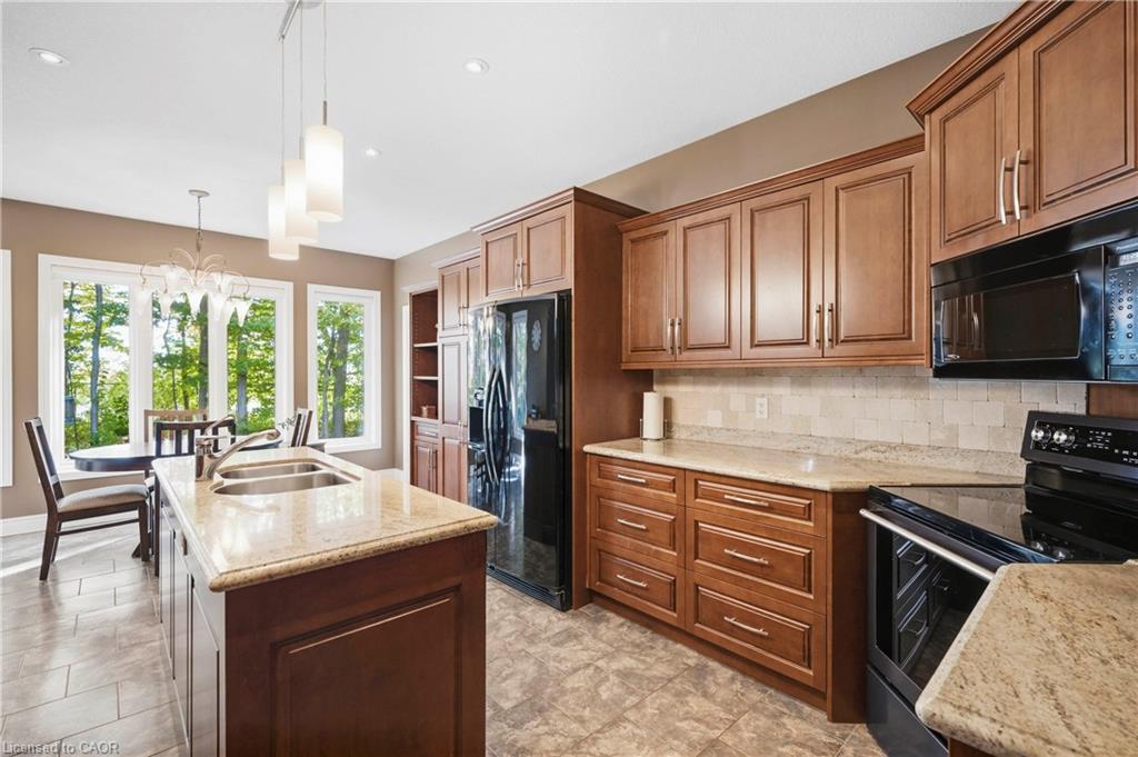 12 Welwood Avenue Property Photo 10