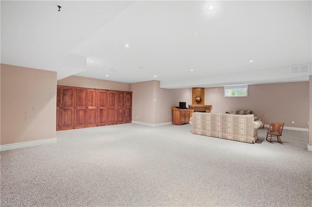 12 Welwood Avenue Property Photo 32