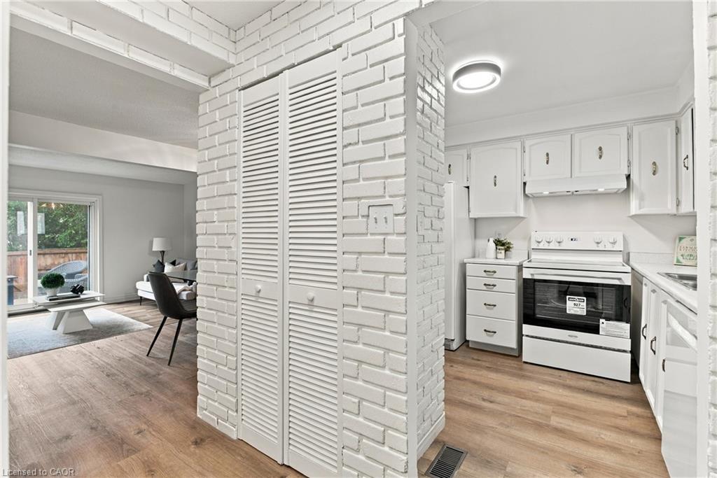 37-151 Linwell Road Property Photo 4