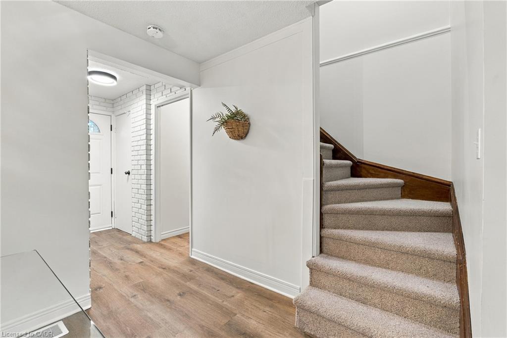 37-151 Linwell Road Property Photo 15