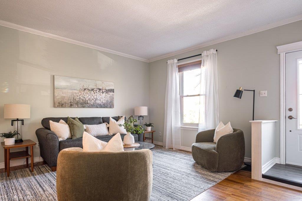 303 Charlton Avenue W Property Photo 5