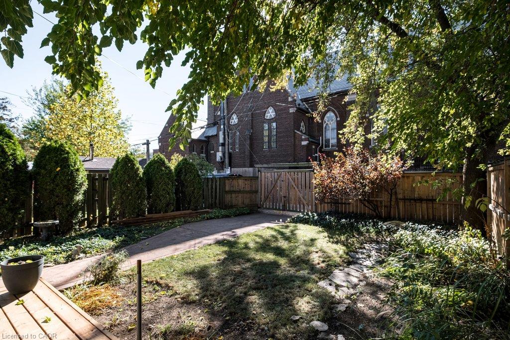 303 Charlton Avenue W Property Photo 40
