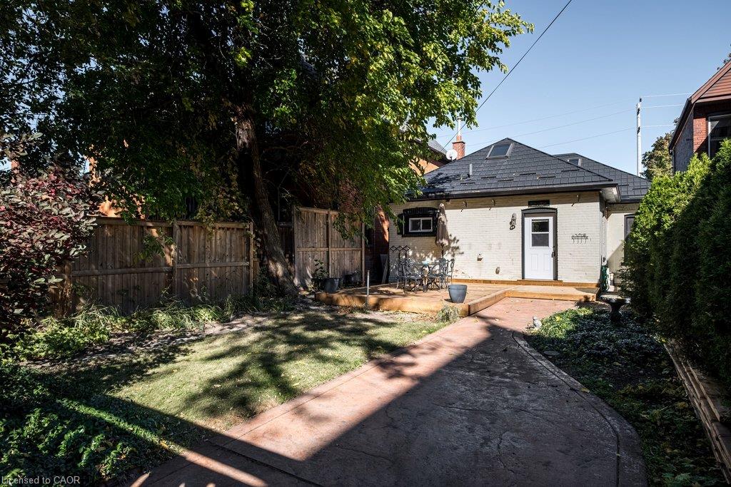 303 Charlton Avenue W Property Photo 42