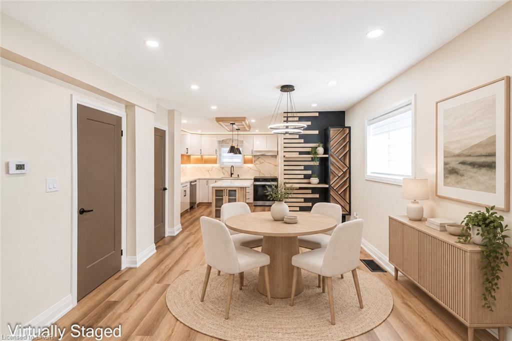 250 Rosslyn Avenue N Property Photo 5