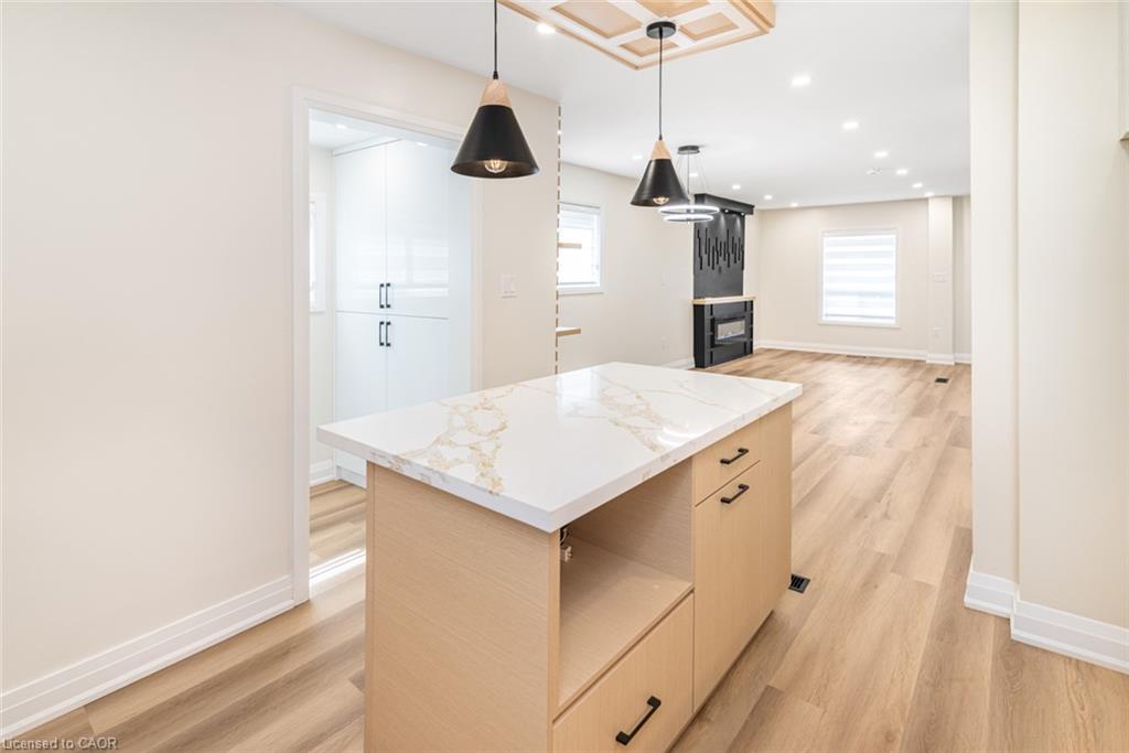 250 Rosslyn Avenue N Property Photo 15