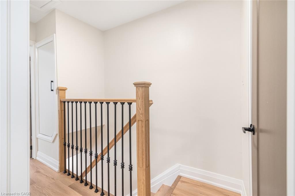 250 Rosslyn Avenue N Property Photo 18
