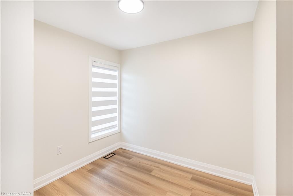 250 Rosslyn Avenue N Property Photo 19