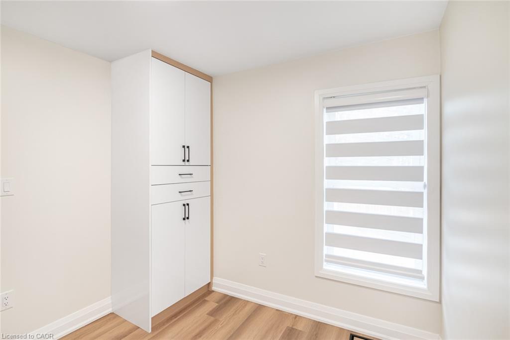250 Rosslyn Avenue N Property Photo 20