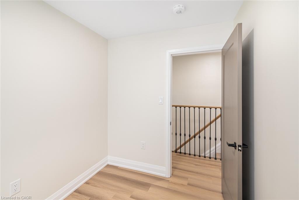 250 Rosslyn Avenue N Property Photo 21