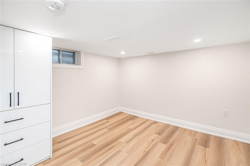 250 Rosslyn Avenue N Property Photo 31