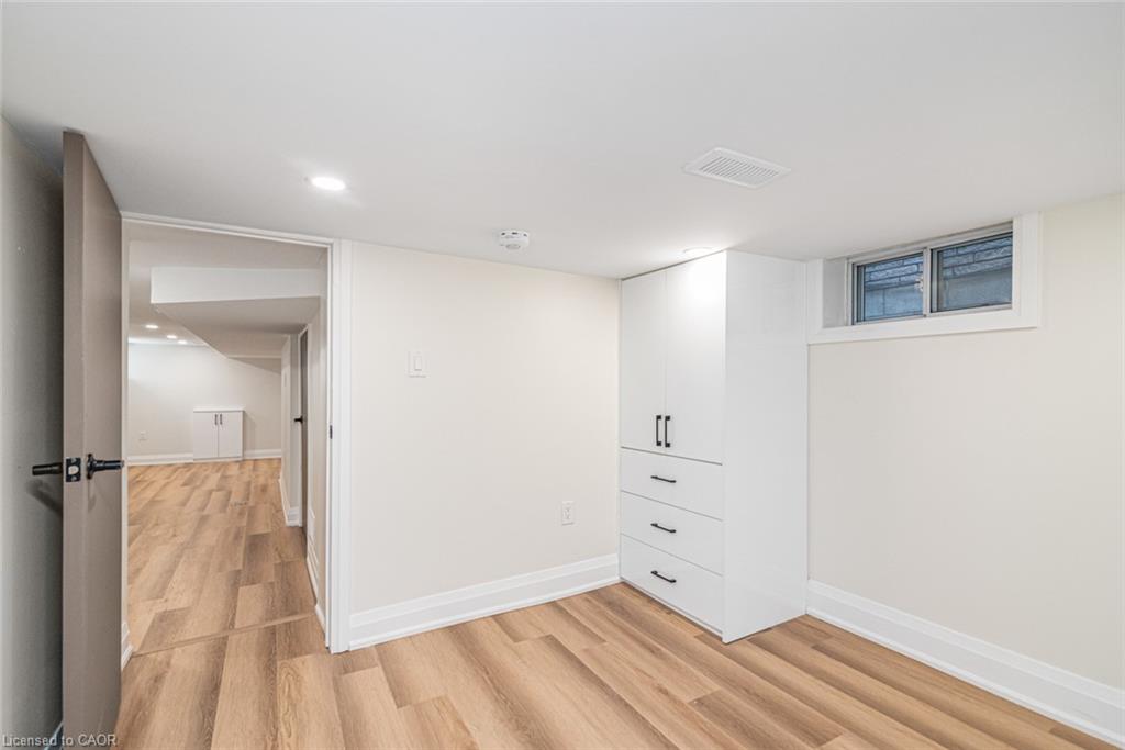 250 Rosslyn Avenue N Property Photo 32