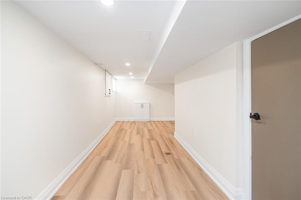 250 Rosslyn Avenue N Property Photo 35