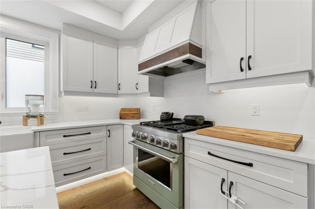 160 Walsh Street Property Photo 7
