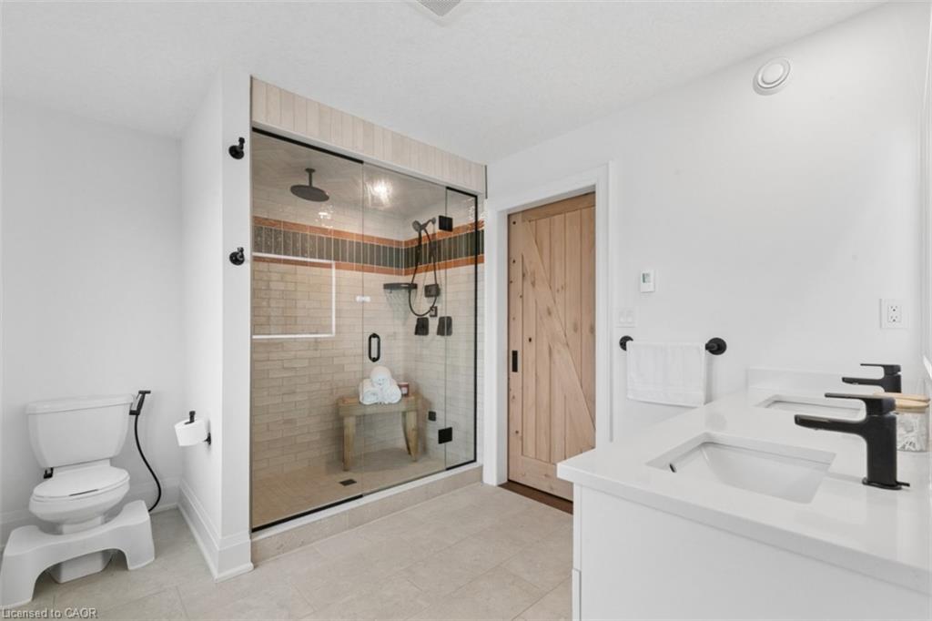 160 Walsh Street Property Photo 17