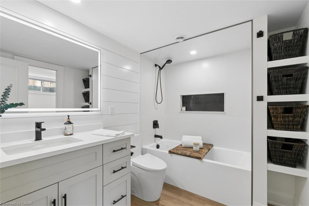 160 Walsh Street Property Photo 27