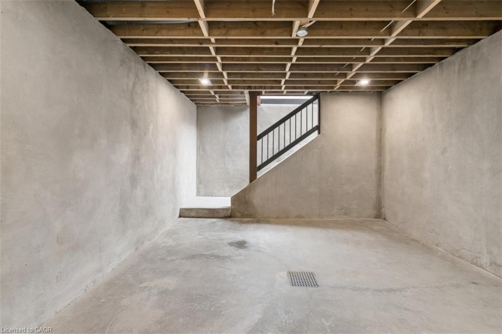 160 Walsh Street Property Photo 29