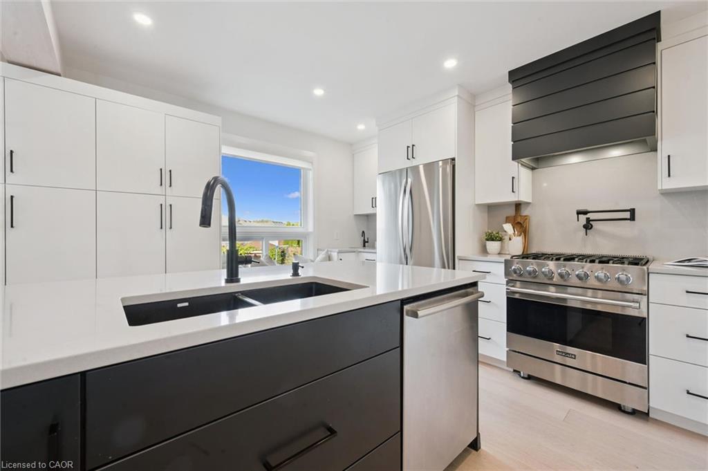 6 Branwood Place Property Photo 10