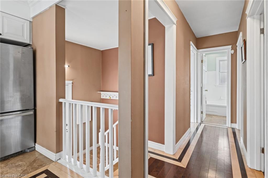 366 East 17th Street Property Photo 21
