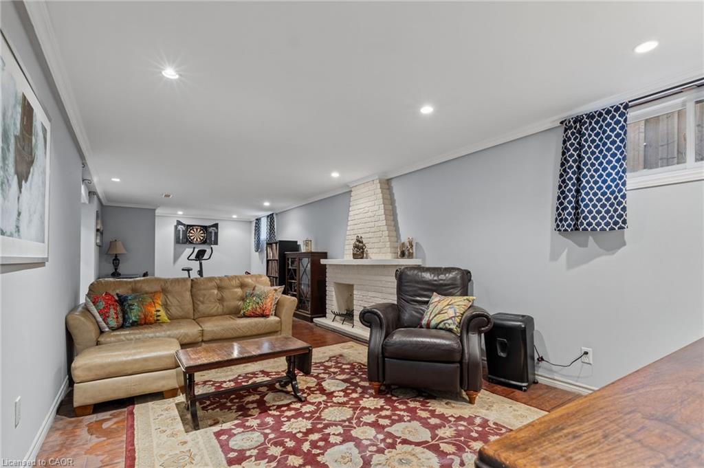 366 East 17th Street Property Photo 35