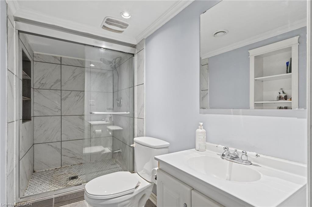 366 East 17th Street Property Photo 36