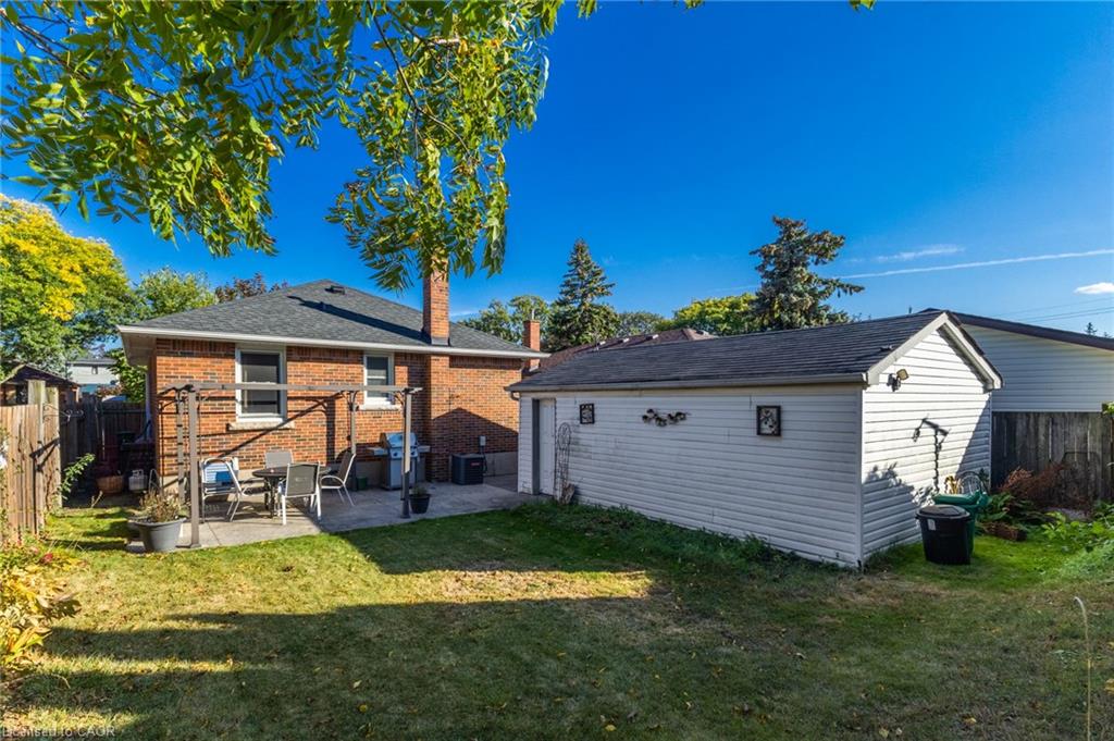 366 East 17th Street Property Photo 44