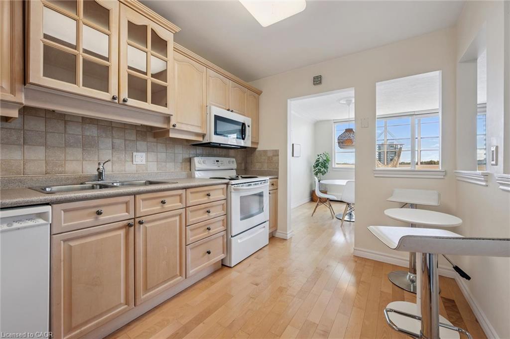 910-65 Westmount Road N Property Photo 22