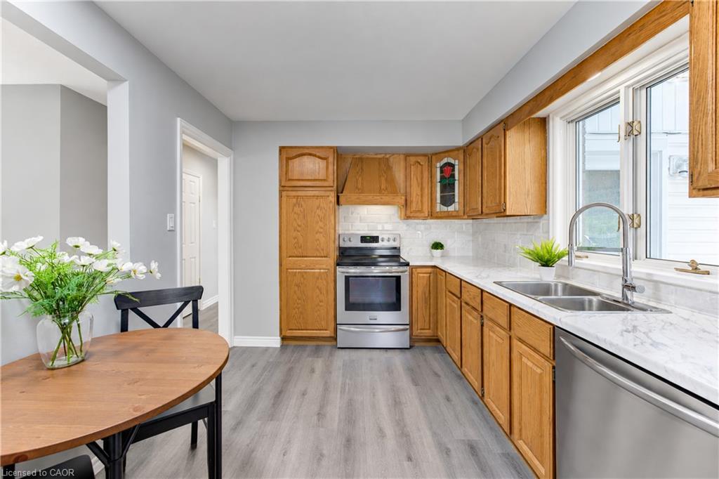 64 Lowrey Avenue S Property Photo 12