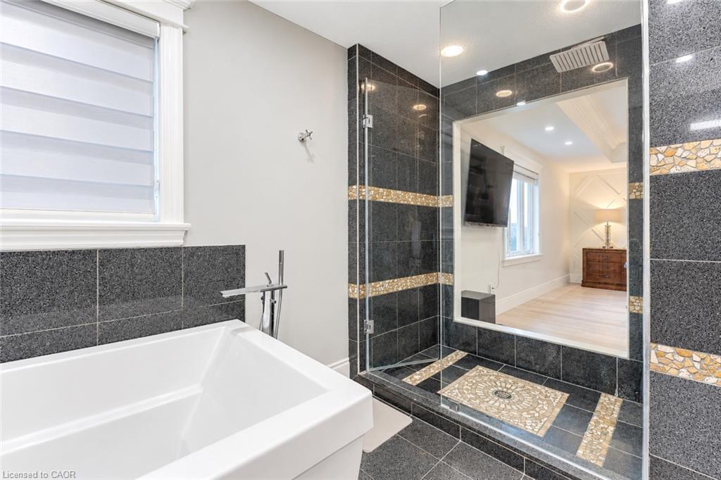 444 Thomas Slee Drive Property Photo 23