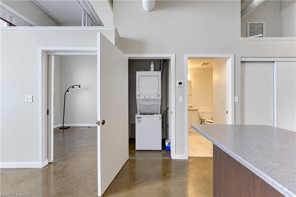 405-404 King Street W Property Photo 25