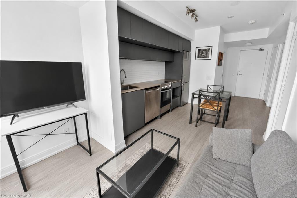 807-181 Dundas Street E Property Photo 10