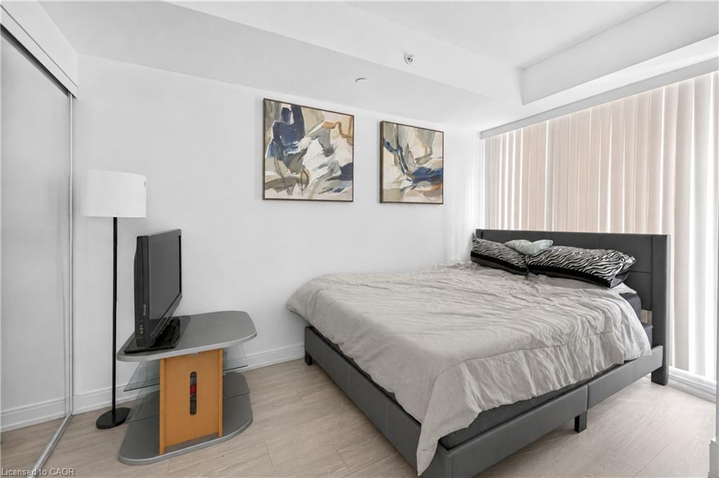 807-181 Dundas Street E Property Photo 14