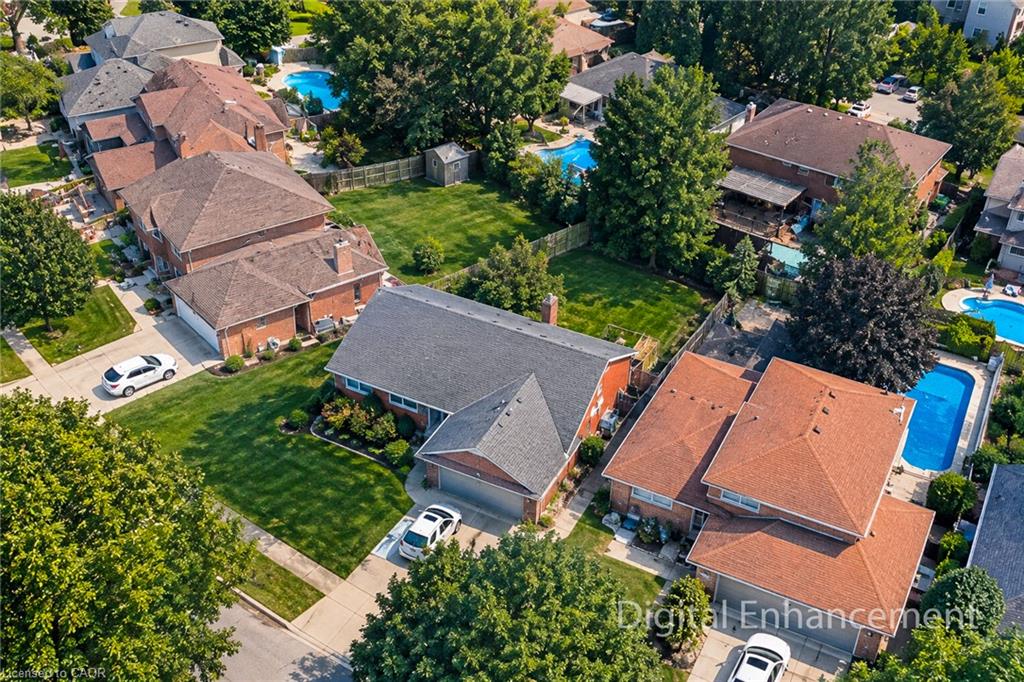 33 Woodstream Boulevard Property Photo 4