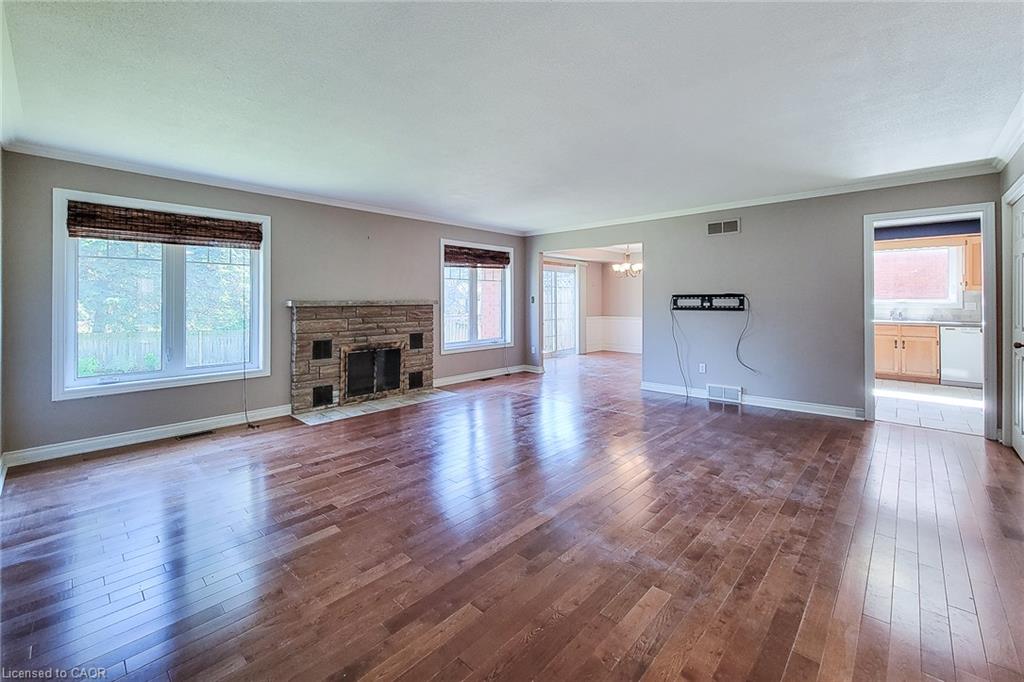33 Woodstream Boulevard Property Photo 16