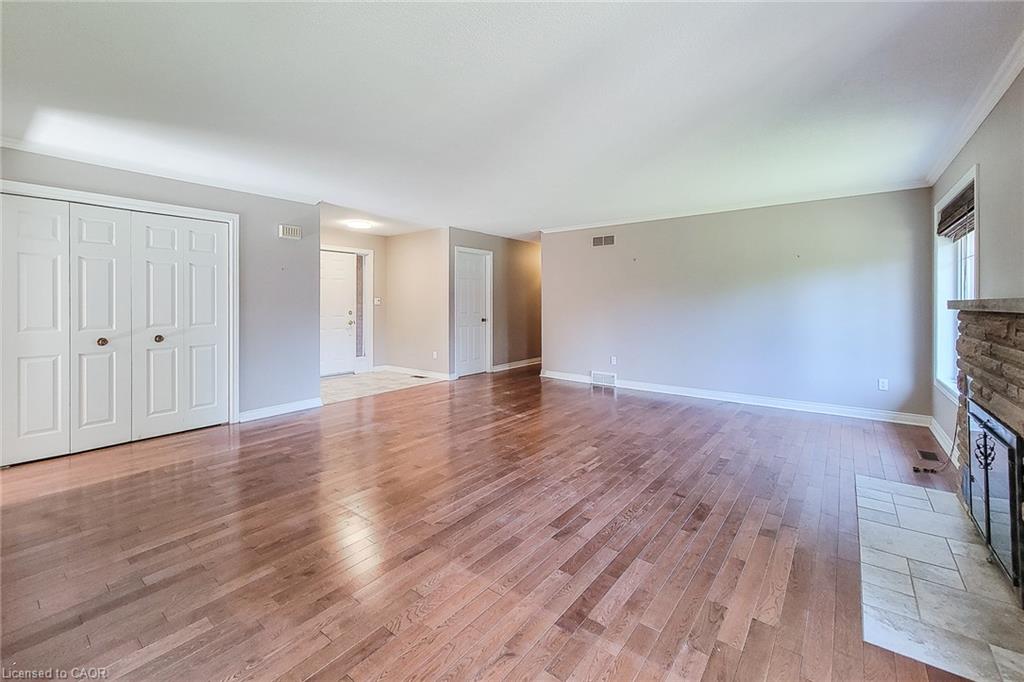 33 Woodstream Boulevard Property Photo 17