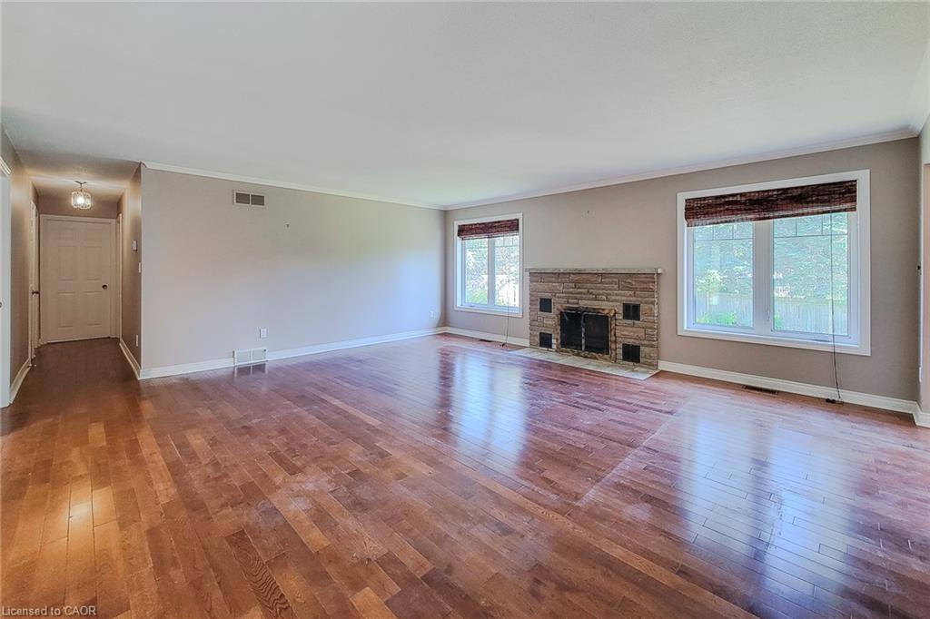 33 Woodstream Boulevard Property Photo 18