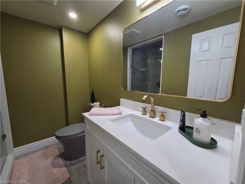 709 Windflower Crescent Property Photo 13