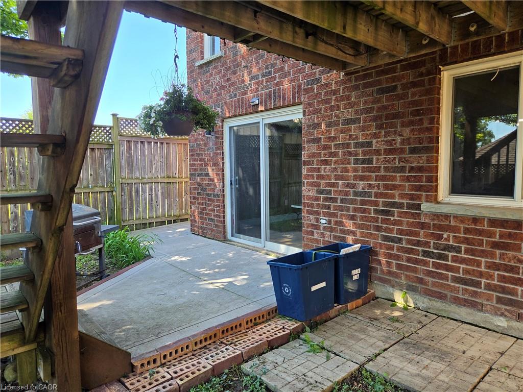 709 Windflower Crescent Property Photo 19