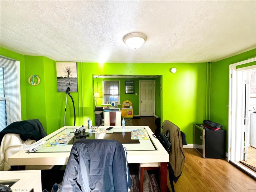 65 Queen Street N Property Photo 4