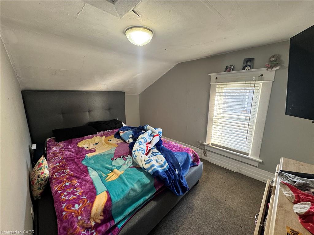 65 Queen Street N Property Photo 5