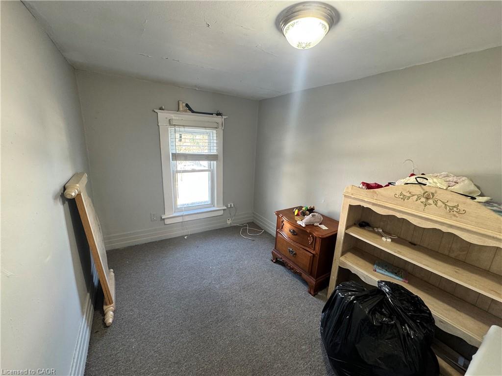 65 Queen Street N Property Photo 6