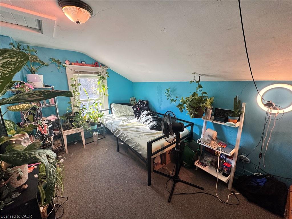 65 Queen Street N Property Photo 7