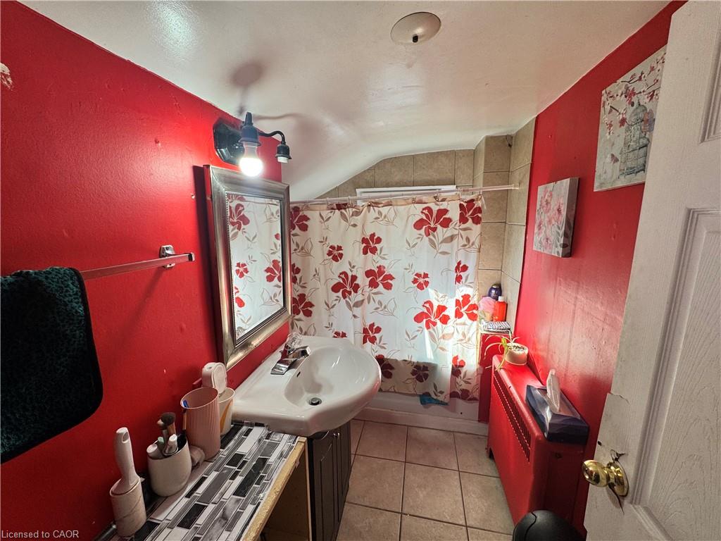 65 Queen Street N Property Photo 9