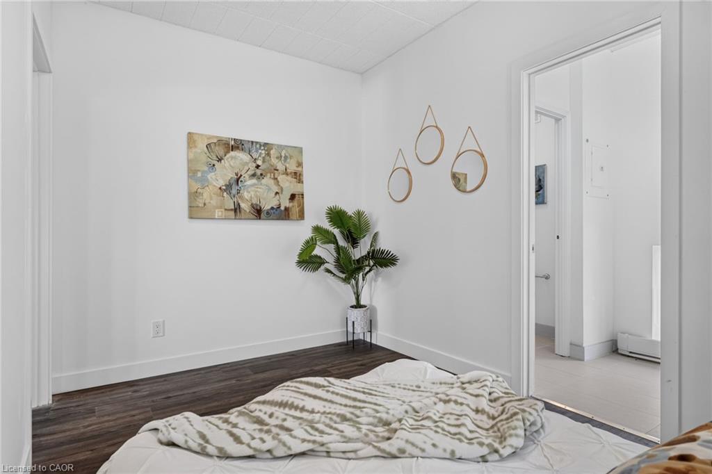 11-44 Queenston Street Property Photo 18